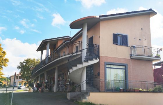 Trilocale in vendita