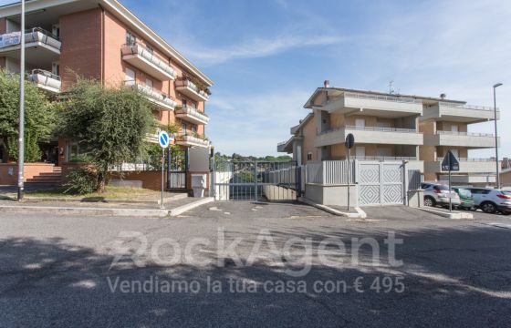 Box / Garage in vendita