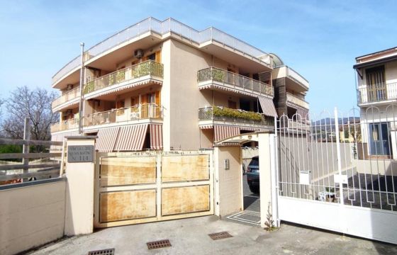 Trilocale in vendita