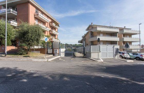 Box / Garage in vendita