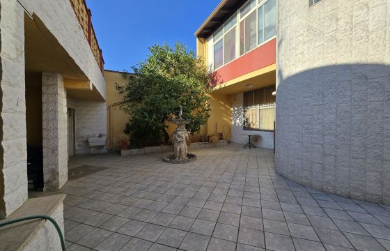 Stabile o palazzo in vendita