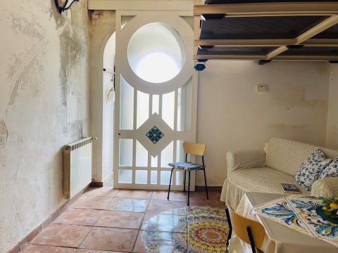 Via Scavata, 26