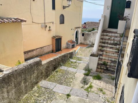 Via Scavata, 26