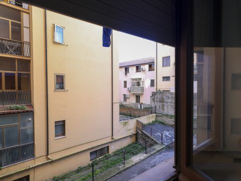 Via Edmondo Buccarelli, 4