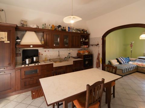 Via Lenze, 13
