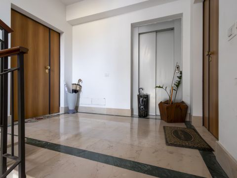 Via Alessi di Turio, 8