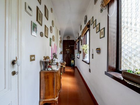 Piazza Costaguti, 36