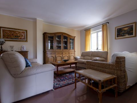 Via Francesco Caporale, 21