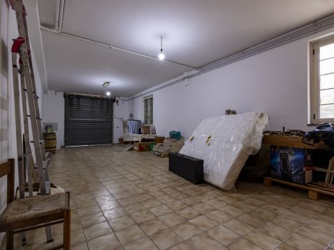 Via Francesco Caporale, 21