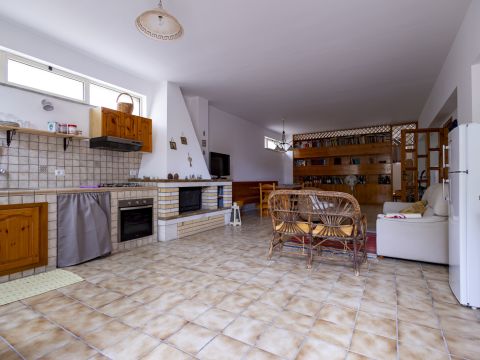 Via Francesco Caporale, 21