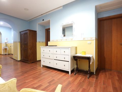 Via Luigia Sanfelice, 7