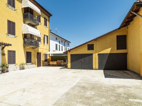 Via Sant'Ambrogio, 3