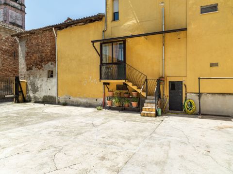 Via Sant'Ambrogio, 3