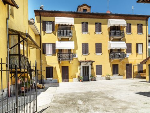 Via Sant'Ambrogio, 3