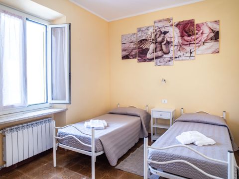 Via Sant'Ambrogio, 3