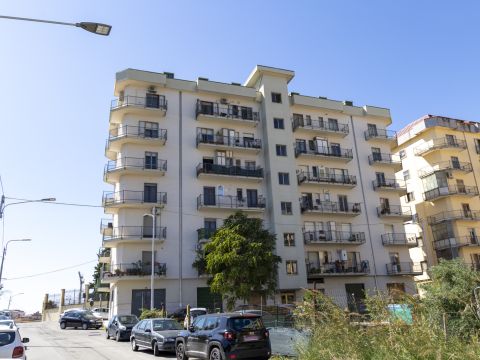 Via Domenico Mottola d'Amato 7
