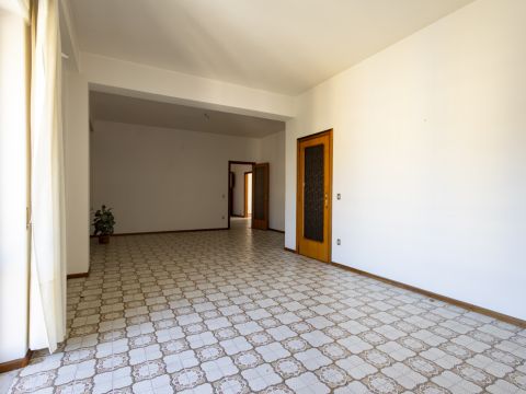 Via Domenico Mottola d'Amato 7