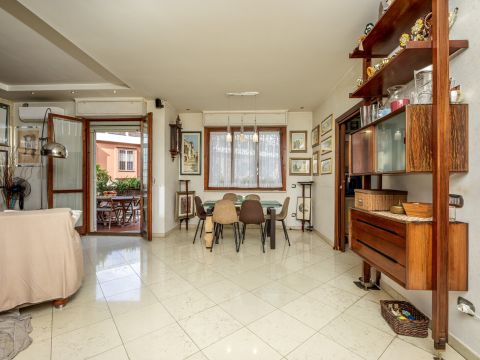 Via Enrico Medi, 61
