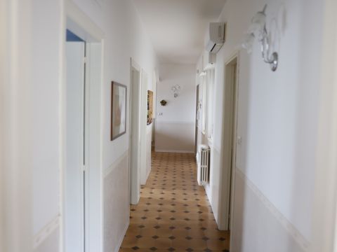 Via Magna Grecia, 1