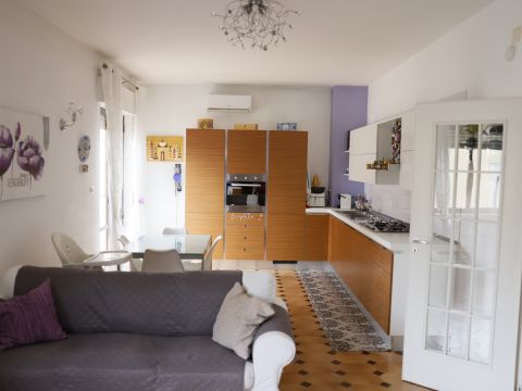 Via Magna Grecia, 1