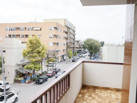 Via Magna Grecia, 1