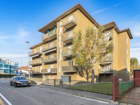 Via Giuseppe Verdi, 8