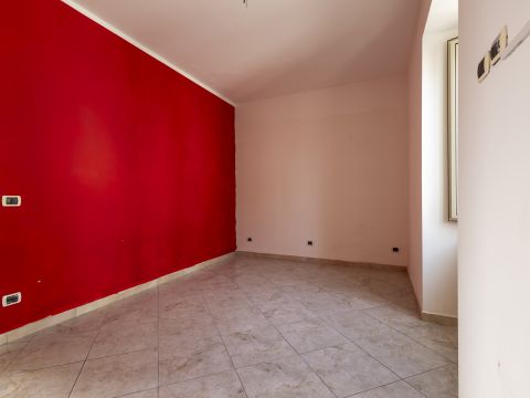 Largo Raffaele Marincola Cattaneo, 33