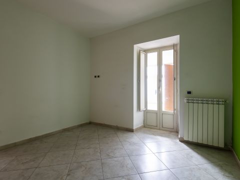 Largo Raffaele Marincola Cattaneo, 33
