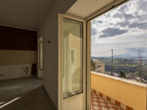 Largo Raffaele Marincola Cattaneo, 33