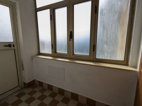 Largo Raffaele Marincola Cattaneo, 33