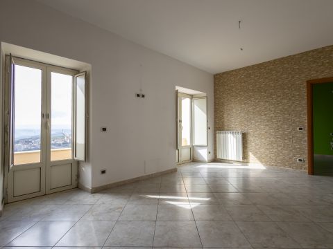 Largo Raffaele Marincola Cattaneo, 33