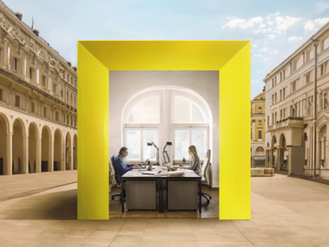 Piazza Italia, 2