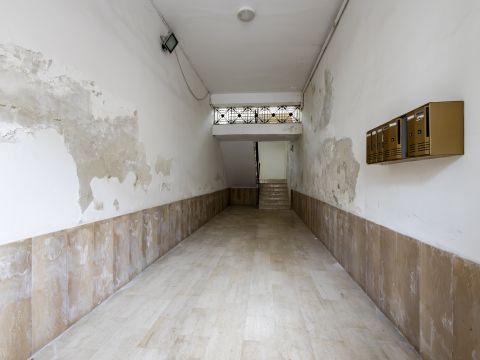 V.le degli Angioini, 107