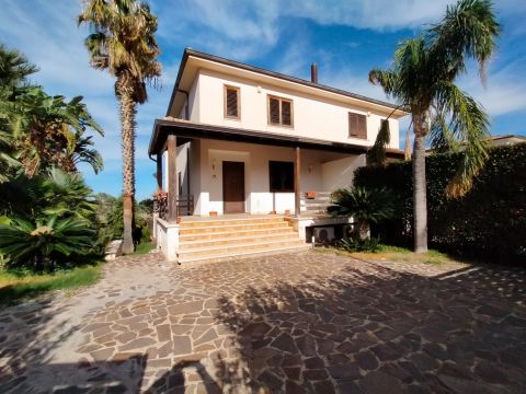 Viale del Levante, 83 - Carini