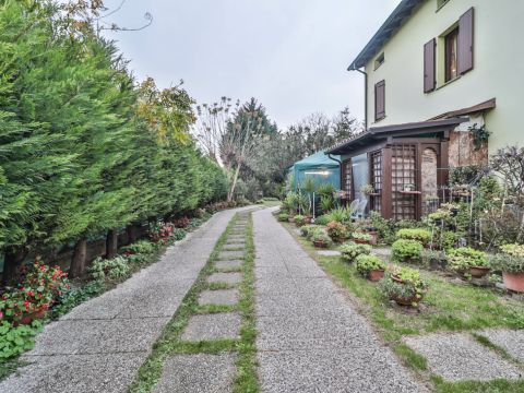 Via Canalazzo, 73