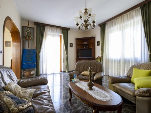 Viale Vincenzo Gattoleo, 127