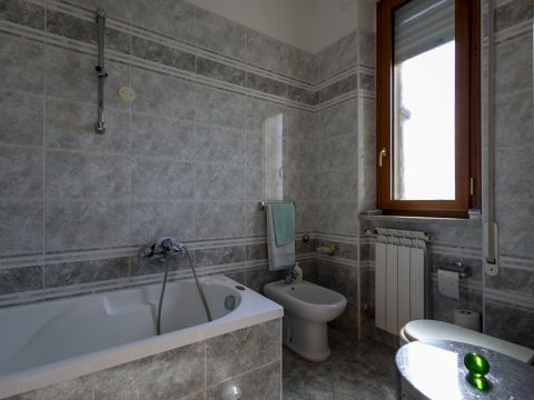 Viale Vincenzo Gattoleo, 127