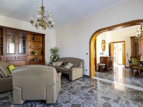 Viale Vincenzo Gattoleo, 127