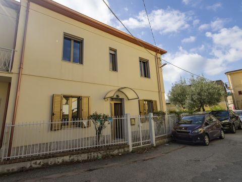 Viale Vincenzo Gattoleo, 127