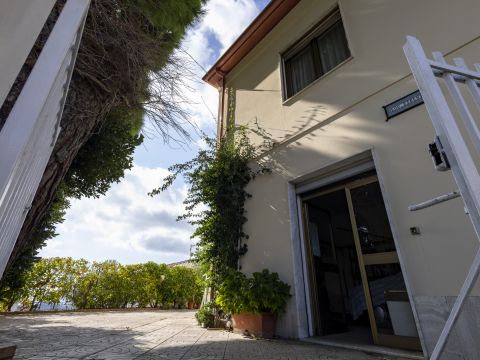 Viale Vincenzo Gattoleo, 127