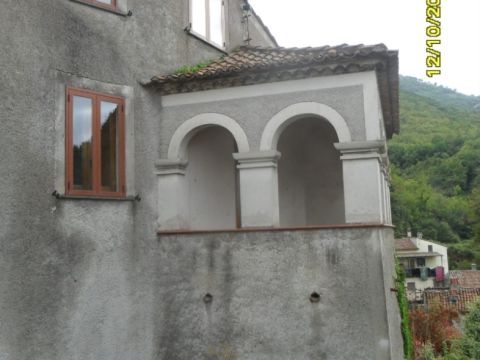 Via Grisi, 2