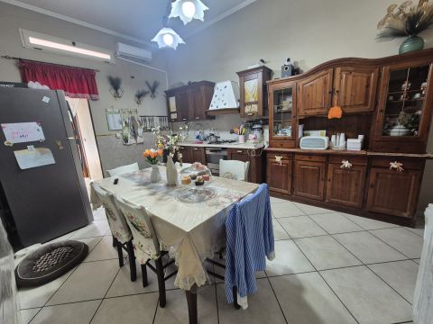 Via Santa Maria la Carità, 123