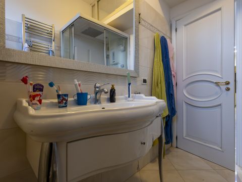 Via Bambinello Gesù, 5