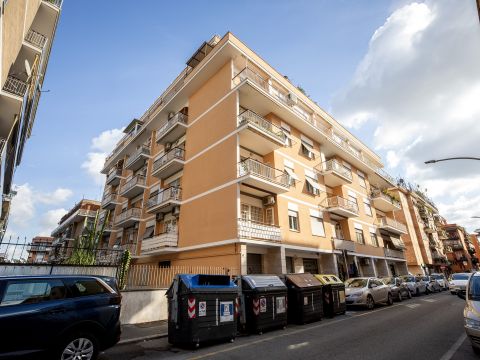 Via Giuseppe Troiani, 13