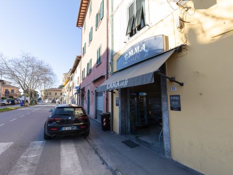 Via Lucchese, 31