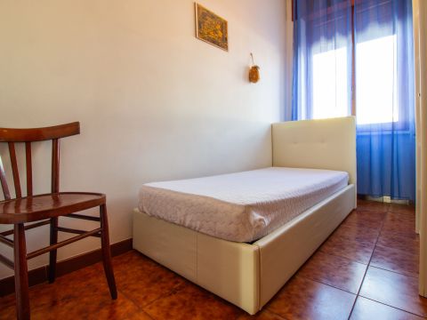 Via Cesare Battisti 20