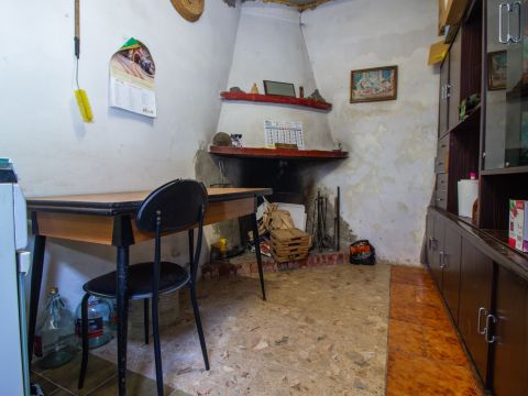 Via Cesare Battisti 20