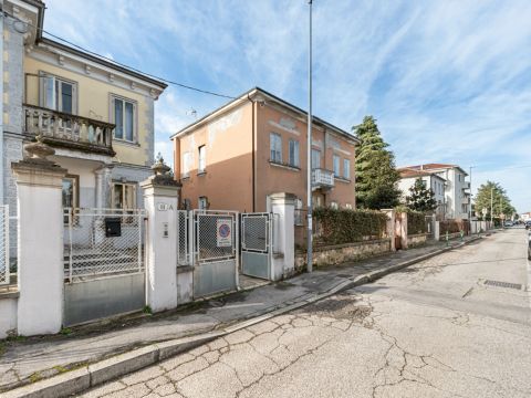 Via Tunisi, 11