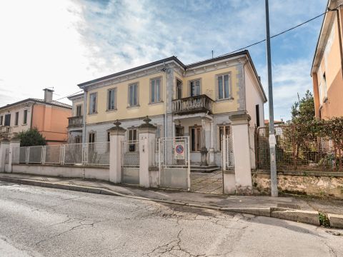 Via Tunisi, 11
