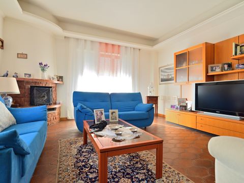 Via Lazio, 32